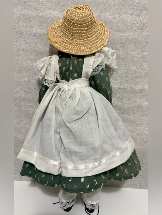 16โ Anne of Green Gables porcelain doll - Picture 6 of 11